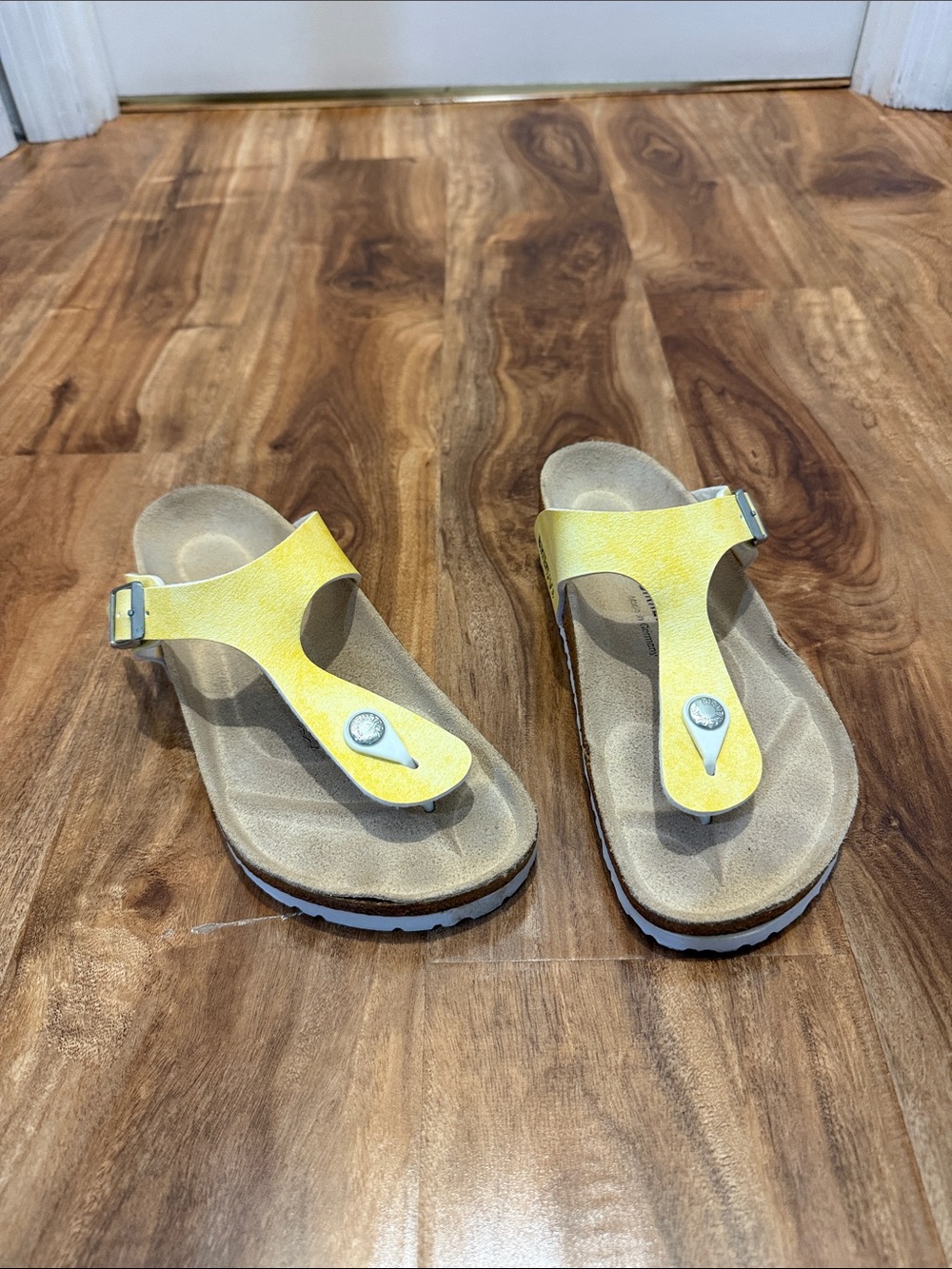 Birkenstock gizeh Yellow Thong Sandals - Adjustable Buckle